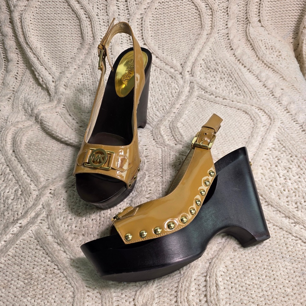 Michael Kors Y2K Wedge Sandals Tan Patent Leather Studded Wood Platform Women 10